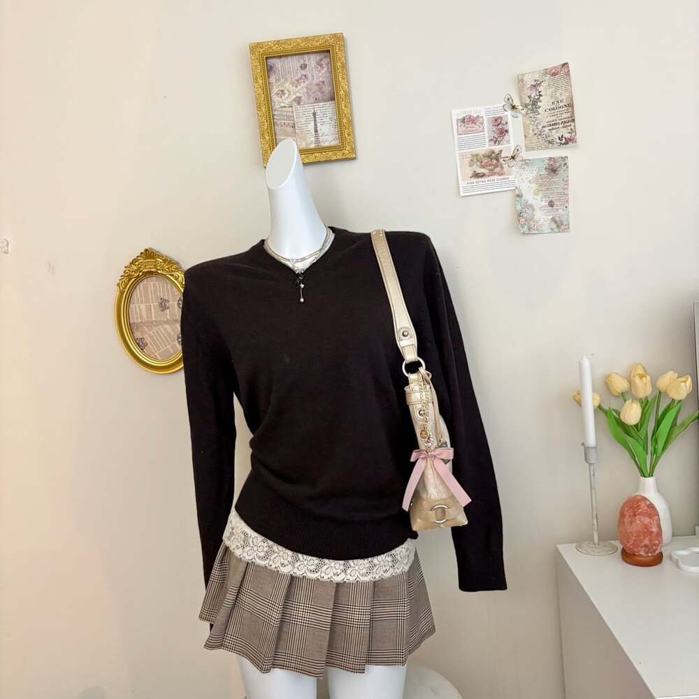 Calvin Klein Extra Fine Italian Merino V-Neck Sweater Size M Black